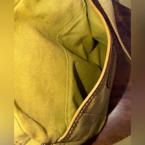 Fossil brand cross leather bag.green - Picture 8 of 10